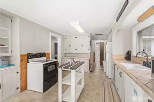 17 Rue Creek Rd, Raymond, WA 98577 - Photo 8