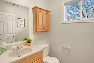 13265 SE 55th Pl, Bellevue, WA 98006 - Photo 18