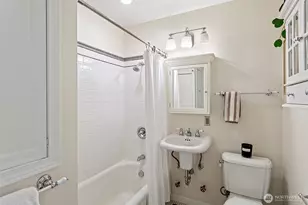 711 Belmont Pl E, Seattle, WA 98102 - Photo 24