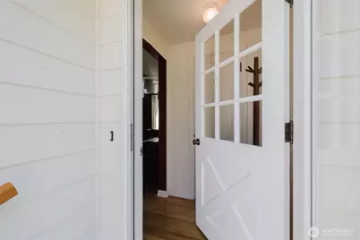 1126 Evans Avenue W, Bremerton, WA 98312 - Photo 4