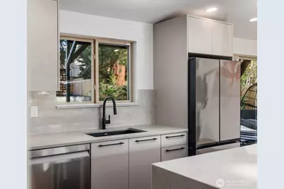 2100 Dayton Avenue NE, Renton, WA 98056 - Photo 20