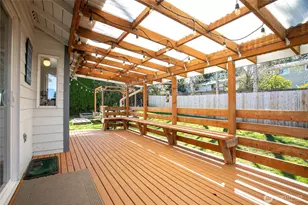 1385 E McLeod Rd, Bellingham, WA 98226 - Photo 32