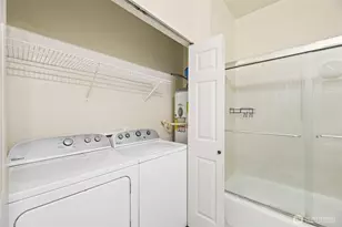 801 Rainier Ave N, Renton, WA 98057 - Photo 6