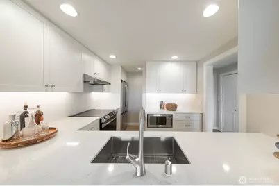 2330 43rd Avenue E #403B, Seattle, WA 98112 - Photo 18