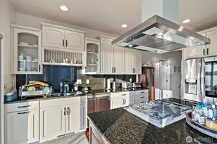 1558 Fairview St, Bellingham, WA 98229 - Photo 8