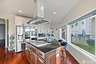 1558 Fairview St, Bellingham, WA 98229 - Photo 4