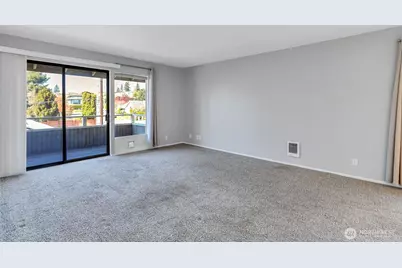 952 100th Avenue NE #236, Bellevue, WA 98004 - Photo 2