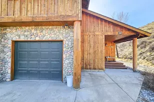 307 2 Cascadian Ln, Winthrop, WA 98862 - Photo 2