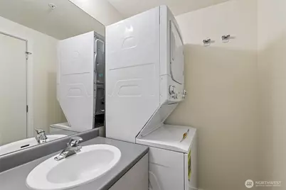 66 Bell Street #23, Seattle, WA 98121 - Photo 18