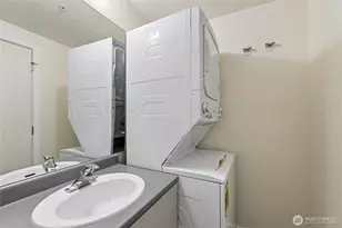 66 Bell St, Seattle, WA 98121 - Photo 18