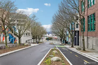 66 Bell Street #23, Seattle, WA 98121 - Photo 4