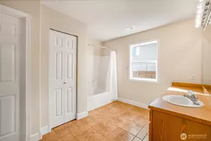 19802 101st St E, Bonney Lake, WA 98391 - Photo 12