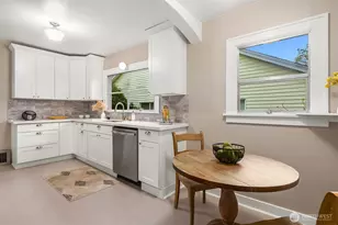 6813 17th Ave NE, Seattle, WA 98115 - Photo 14