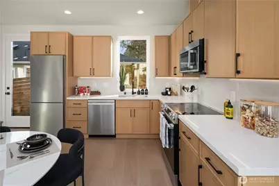 7324 7th Place SW #B, Seattle, WA 98106 - Photo 8