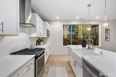 13405 Edmunds Parkway E, Bonney Lake, WA 98391 - Photo 10