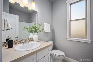 13405 Edmunds Pkwy E, Bonney Lake, WA 98391 - Photo 14