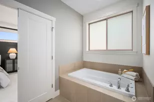 13405 Edmunds Pkwy E, Bonney Lake, WA 98391 - Photo 18