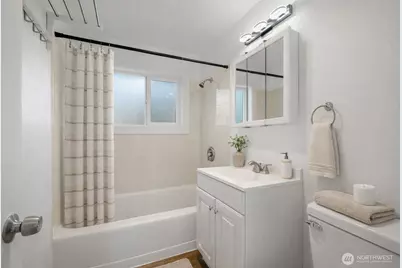 3300 NE 7th Place, Renton, WA 98056 - Photo 4