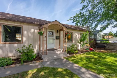 119 SW F St, Ephrata, WA 98823 - Photo 2