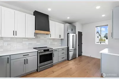 8451 18th Avenue SW, Seattle, WA 98106 - Photo 14