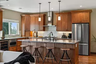 3231 Deer Island Dr E, Lake Tapps, WA 98391 - Photo 6