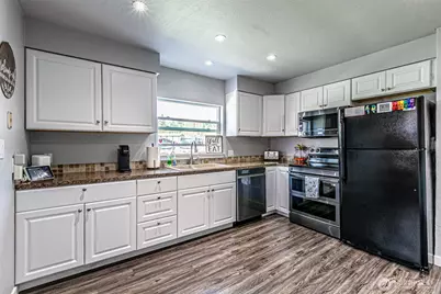 411 Corrin Avenue SE, Orting, WA 98360 - Photo 8