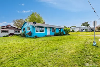 1605 20th Street, Anacortes, WA 98221 - Photo 2