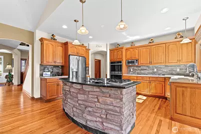 15523 SE 261st Place, Covington, WA 98042 - Photo 10