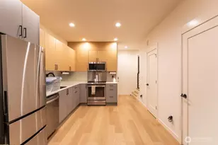 10350 Wallingford Ave N, Seattle, WA 98133 - Photo 6