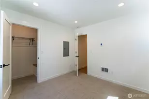 10350 Wallingford Ave N, Seattle, WA 98133 - Photo 16