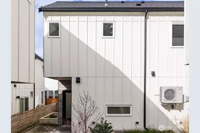 10350 Wallingford Avenue N #B, Seattle, WA 98133 - Photo 2