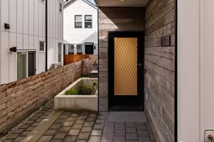 10350 Wallingford Ave N, Seattle, WA 98133 - Photo 4