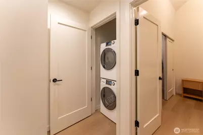 10350 Wallingford Avenue N #B, Seattle, WA 98133 - Photo 18