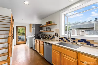 2620 E Roy Street, Seattle, WA 98112 - Photo 10
