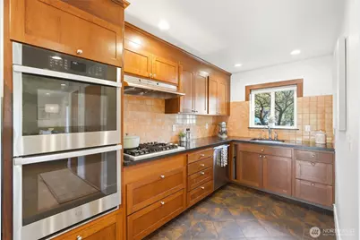 9524 20th Ave NE, Seattle, WA 98115 - Photo 6
