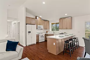 3203 200th Pl SW, Lynnwood, WA 98036 - Photo 8