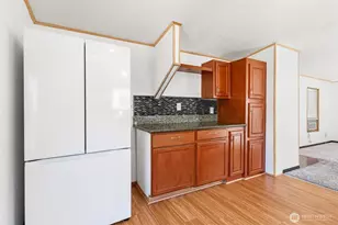 15268 Maple Dr, Renton, WA 98058 - Photo 10