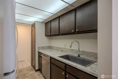 9904 NE 124th Street #1005, Kirkland, WA 98034 - Photo 4