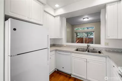 608 Chelan Place NE #C, Renton, WA 98059 - Photo 6