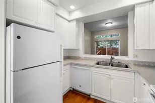 608 Chelan Pl NE, Renton, WA 98059 - Photo 6