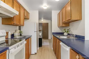 1027 NE 113th St, Seattle, WA 98125 - Photo 12