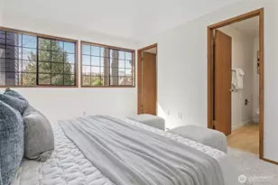 1027 NE 113th St, Seattle, WA 98125 - Photo 16