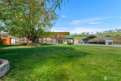 2524 NE J Street, East Wenatchee, WA 98802 - Photo 1