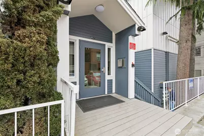 2354 E Yale Avenue #302, Seattle, WA 98102 - Photo 4