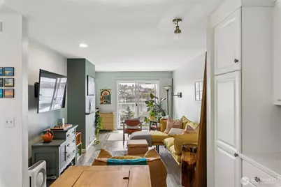 2354 E Yale Avenue #302, Seattle, WA 98102 - Photo 10