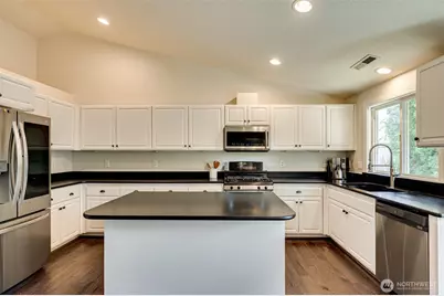 14711 NW 7th Place, Vancouver, WA 98685 - Photo 4