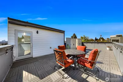 4218 Linden Avenue N, Seattle, WA 98103 - Photo 30