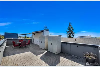 4218 Linden Avenue N, Seattle, WA 98103 - Photo 32