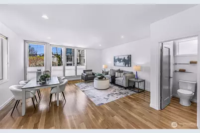 4218 Linden Avenue N, Seattle, WA 98103 - Photo 10