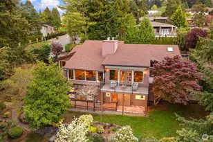 8619 NE 24th St, Clyde Hill, WA 98004 - Photo 40